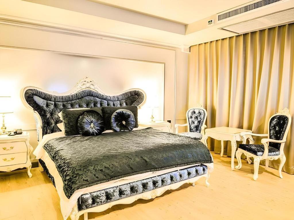 Alvarez Hotel Бурирам Екстериор снимка